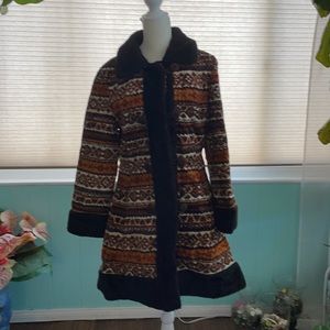 70’s style coat. Very vintage look.